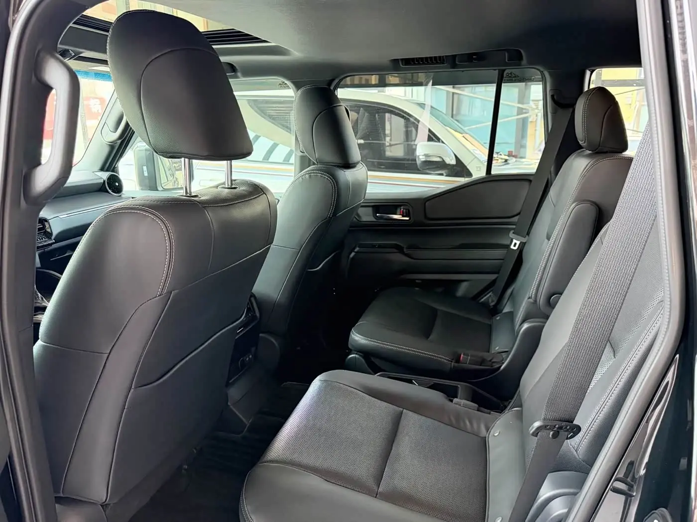 Toyota Prado 2024 — Photo 9/10