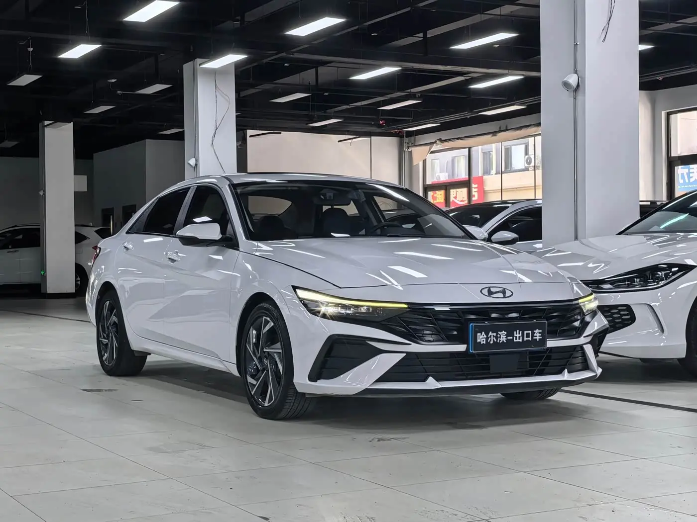 Hyundai Elantra 2023 — Photo 3/20