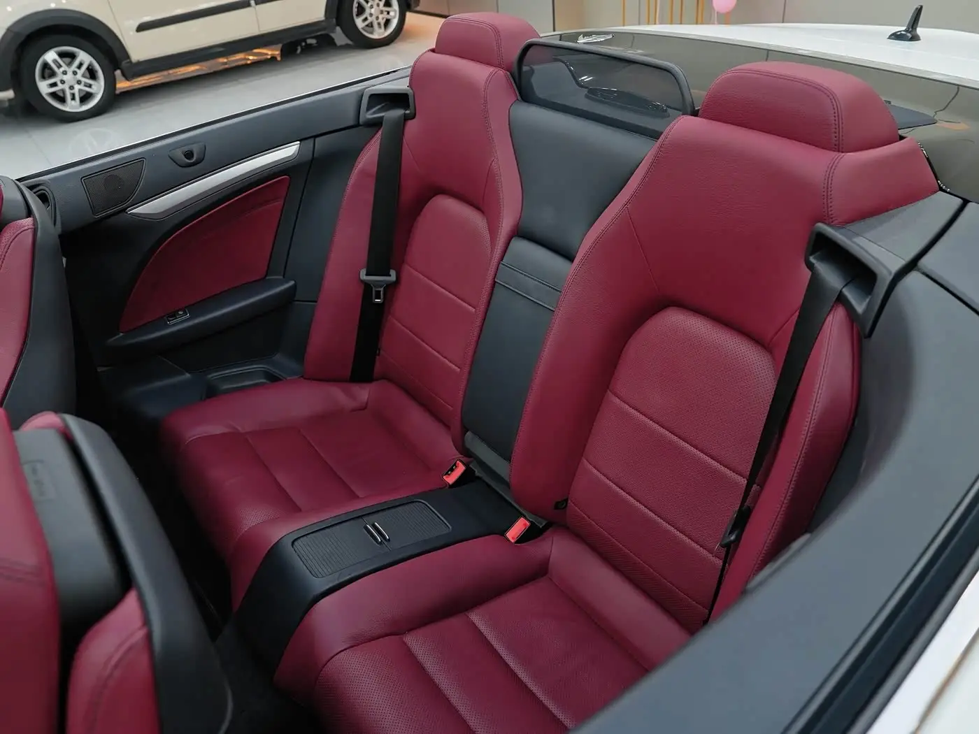 Mercedes-Benz E-Class 2016 — Photo 13/20