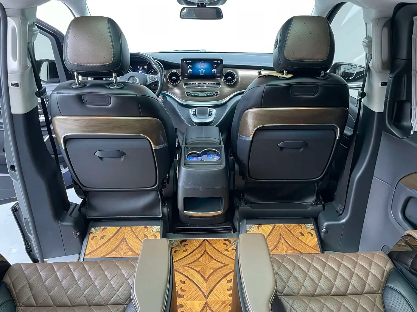 Mercedes-Benz V-Class 2021 — ფოტო 17/20