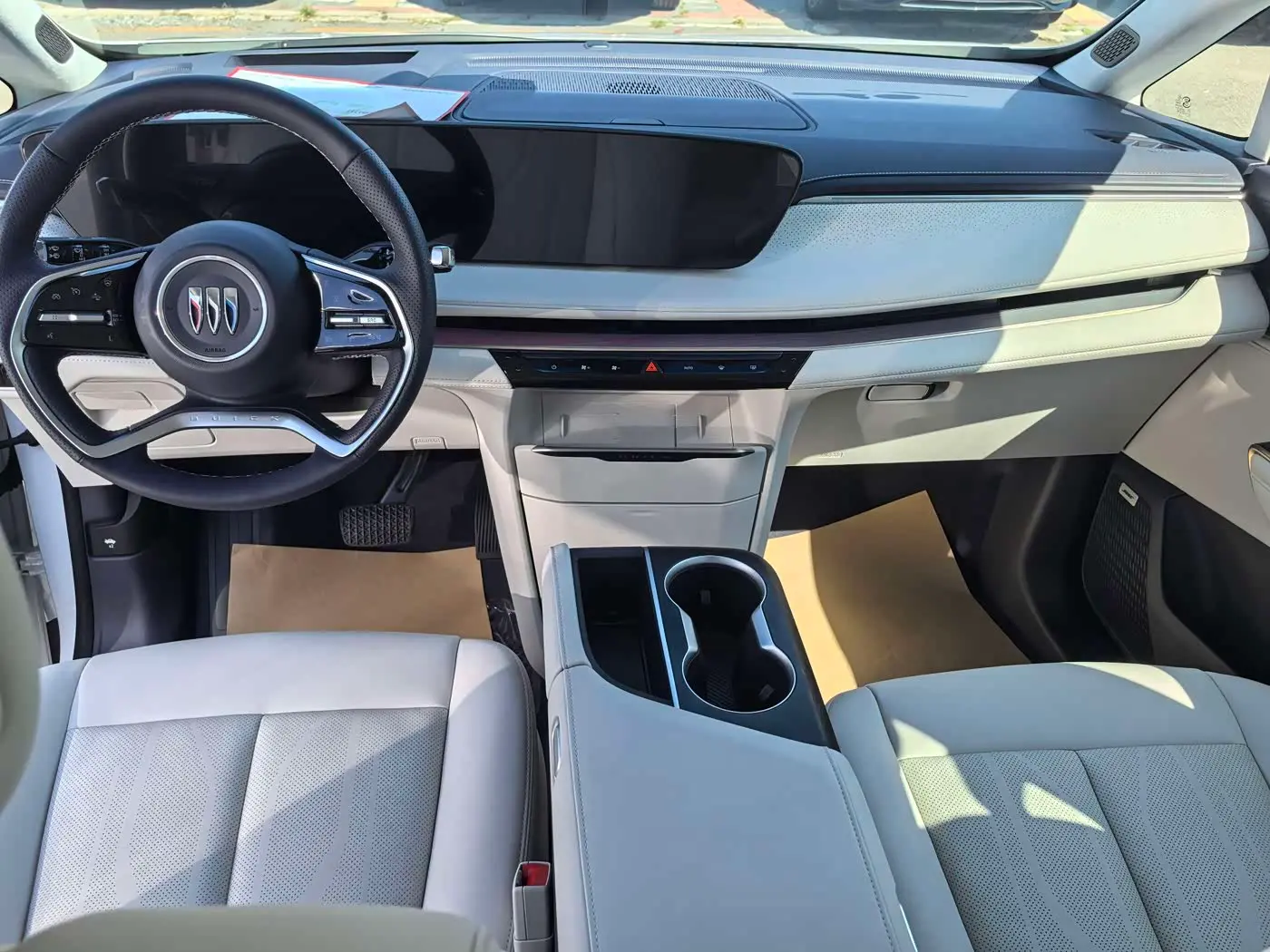 Buick GL8 2025 — Şəkil 5/10