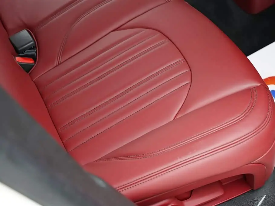 Maserati Levante 2018 — Şəkil 13/20