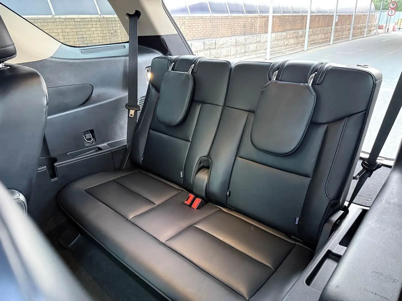 Ford Explorer 2023 — Фото 17/20