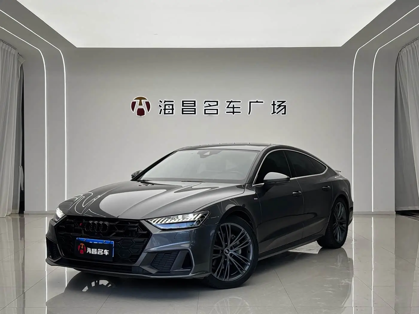 Audi A7 2022 — Photo 1/15