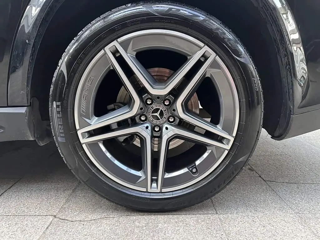 Mercedes-Benz GLS 2023 — Photo 8/17