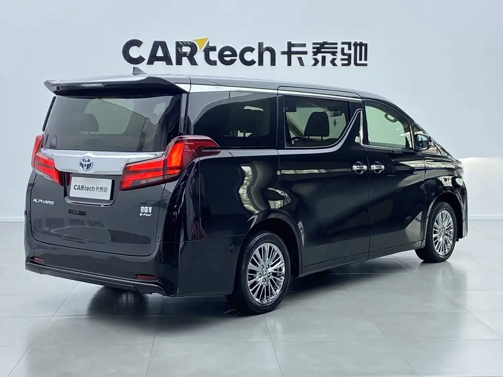 Toyota Alphard 2022 — Photo 2/20