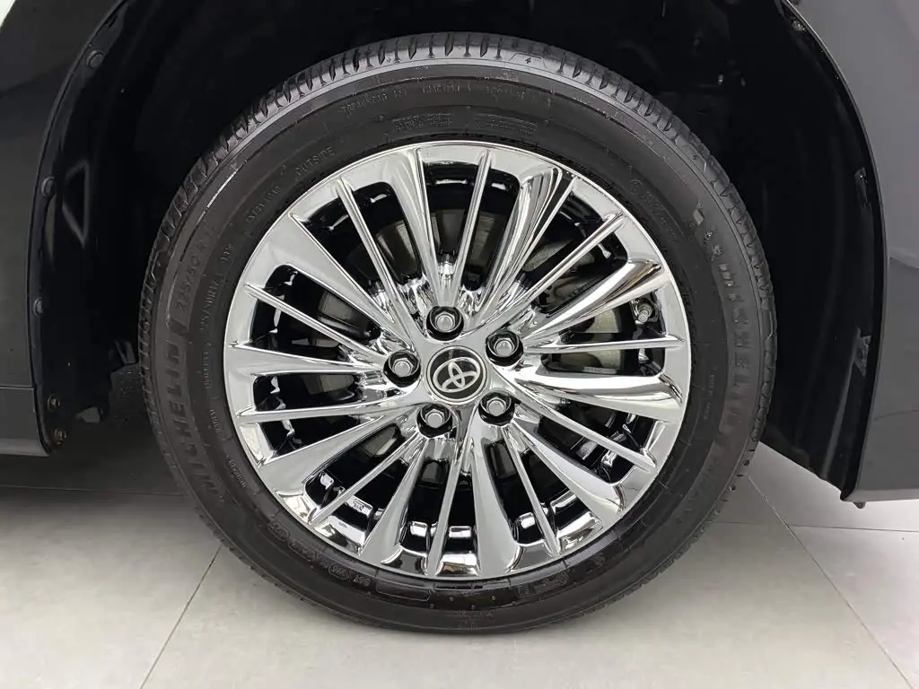 Toyota Alphard 2022 — Photo 6/20