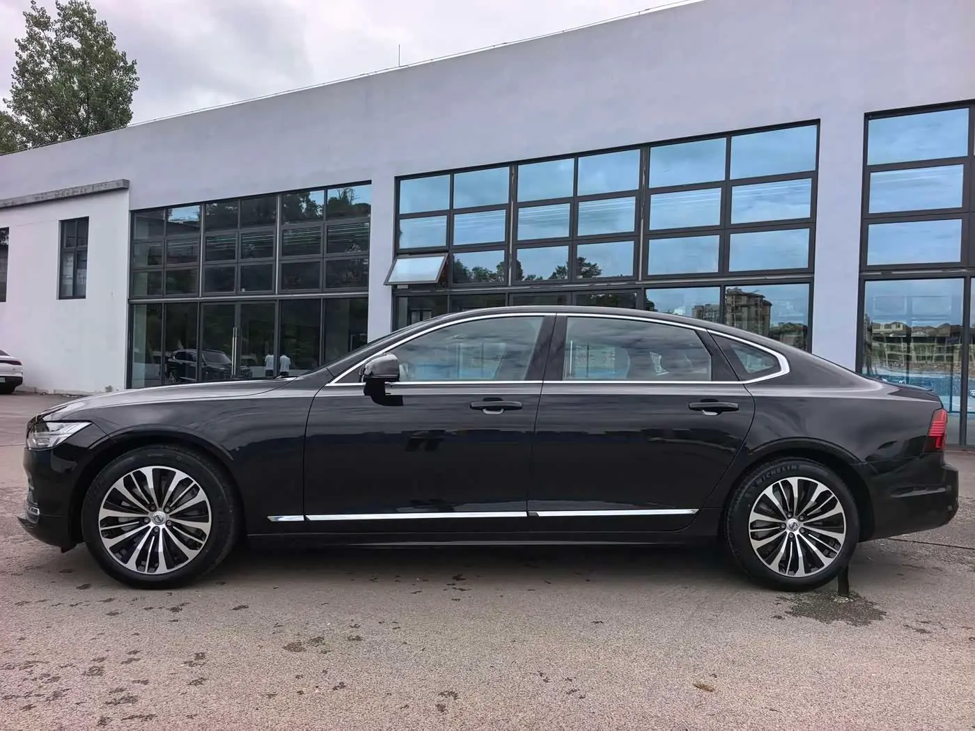 Volvo S90 2025 — Photo 4/12