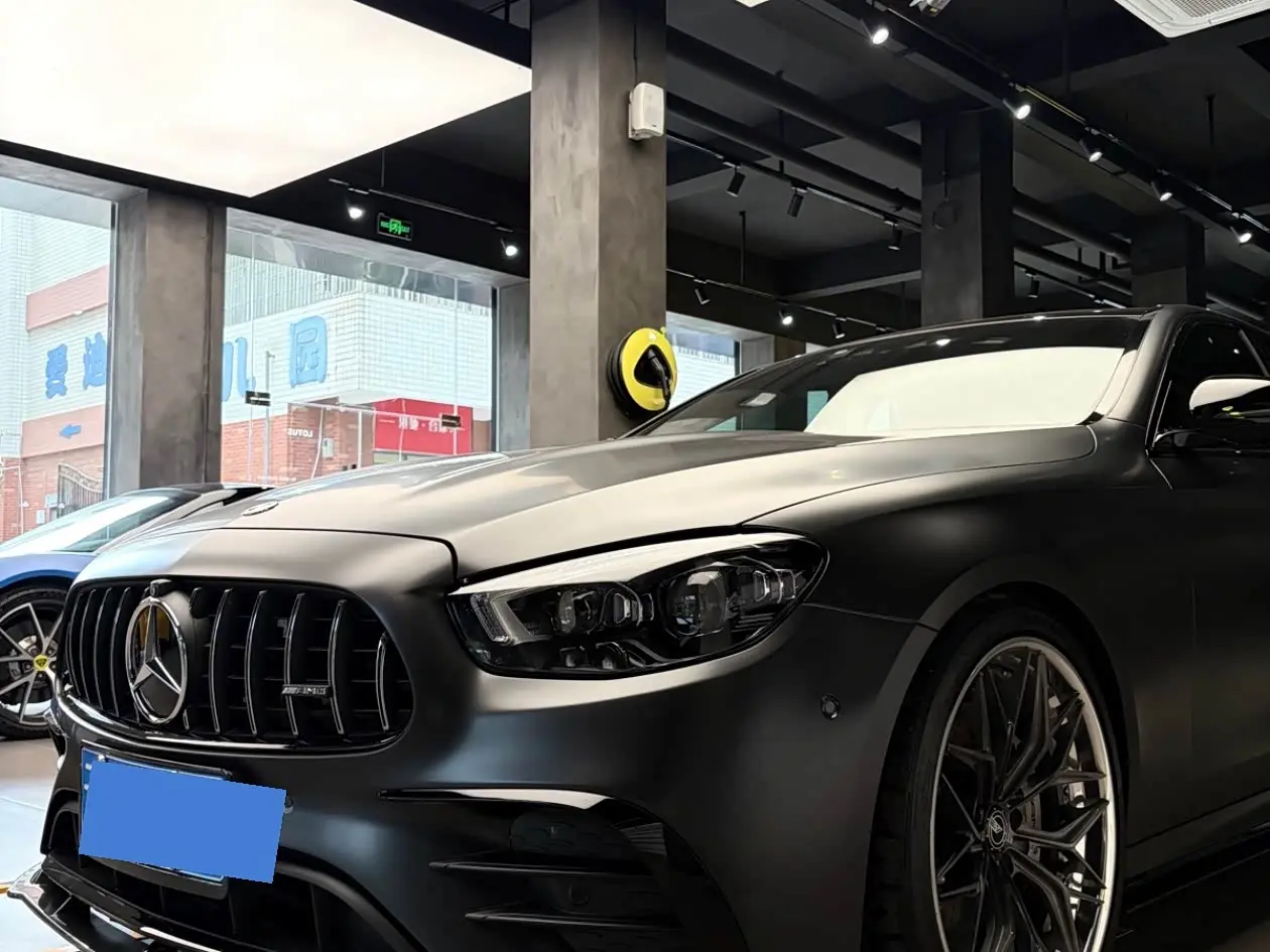 Mercedes-Benz E-Class AMG 2021 — Photo 5/9