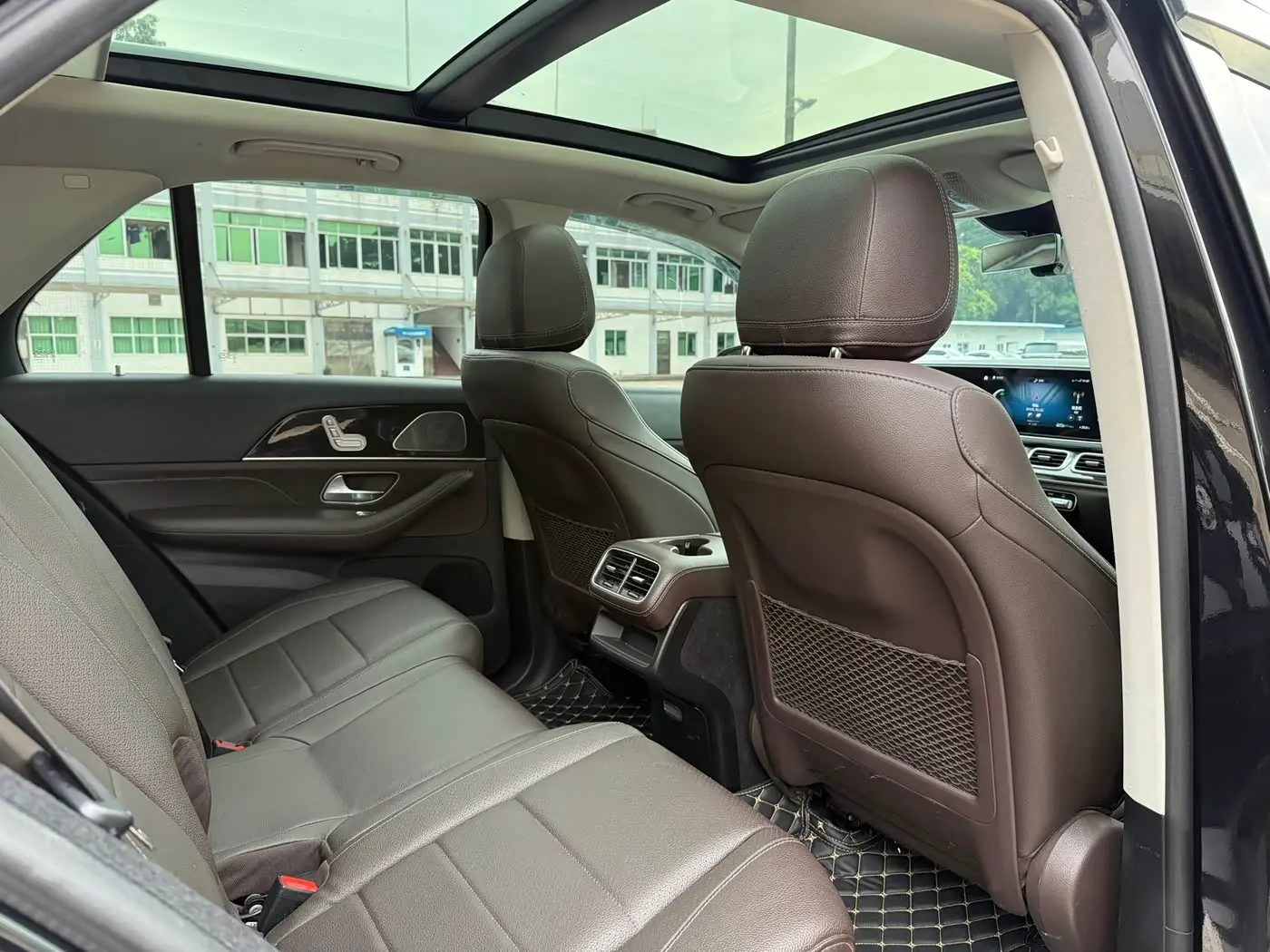 Mercedes-Benz GLE 2022 — Photo 17/19