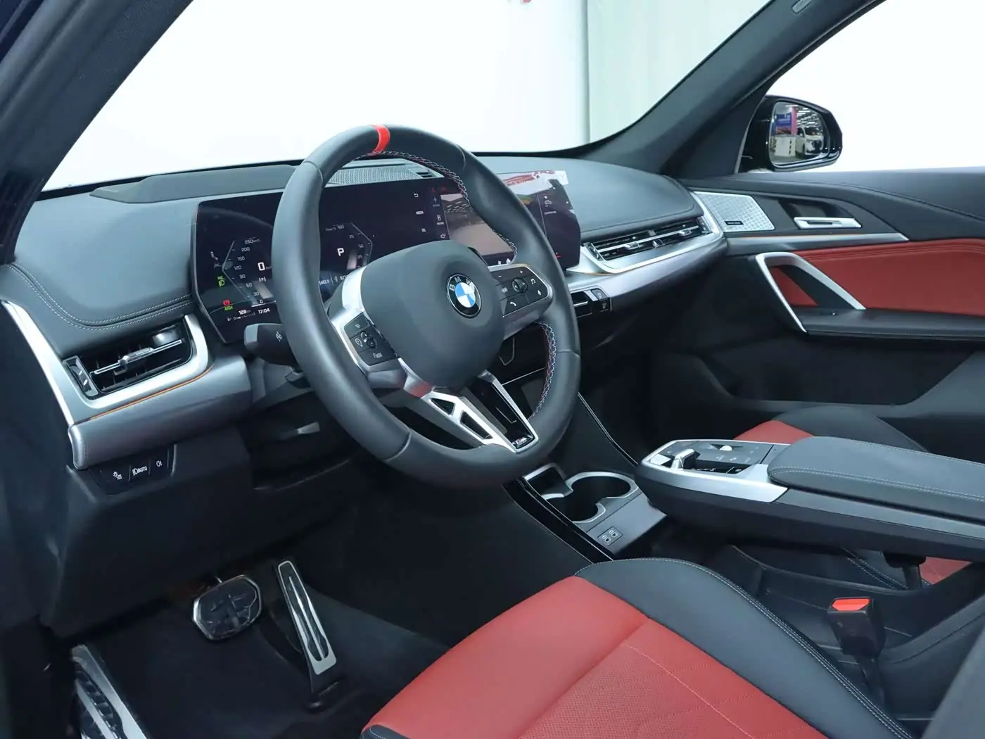 BMW X1 M35Li 2025 — Фото 6/20