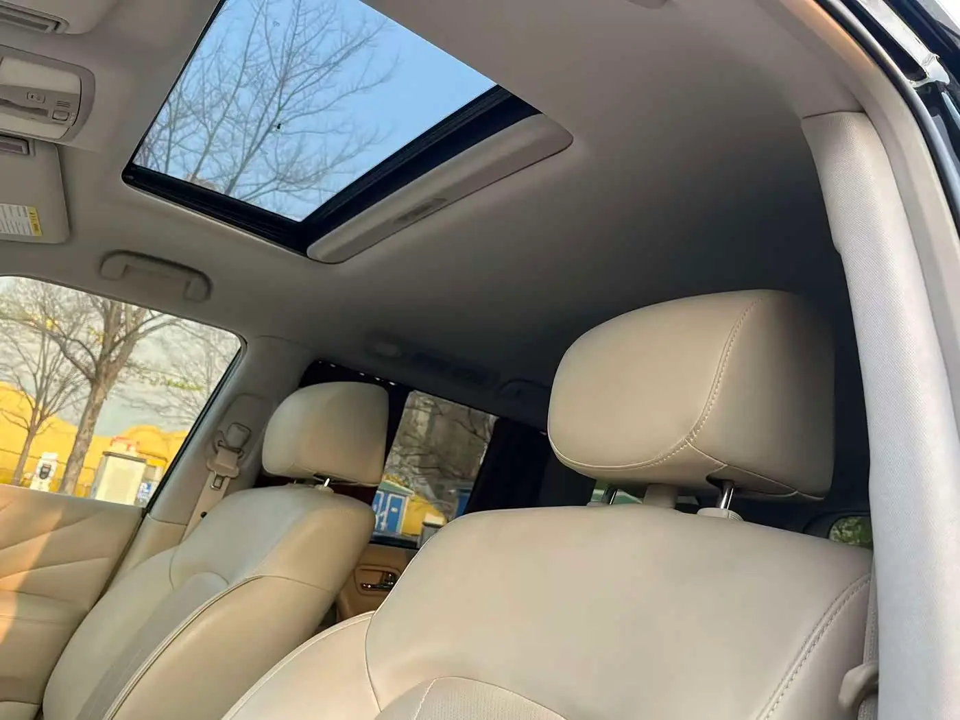 Infiniti QX80 2018 — ფოტო 16/20