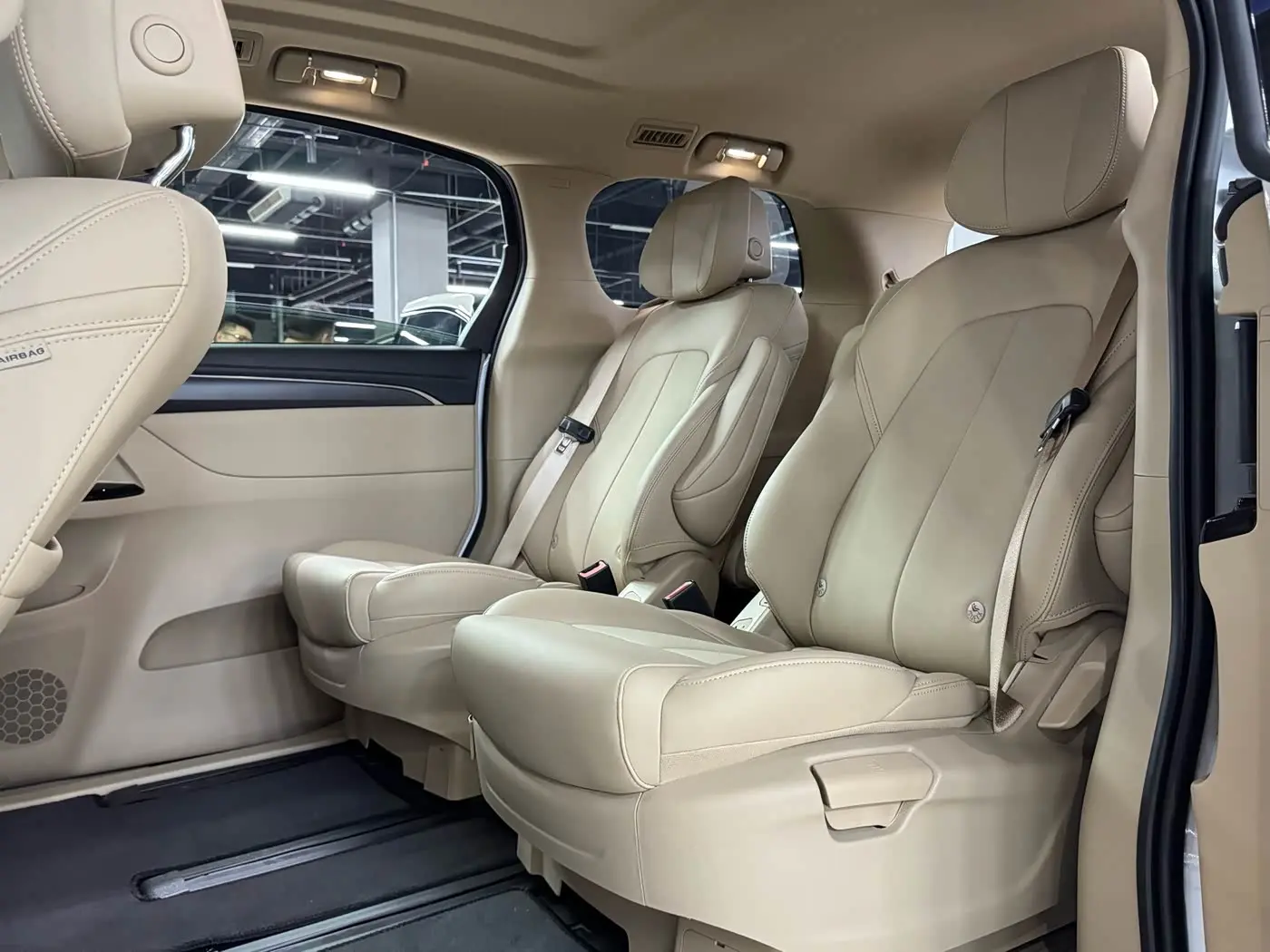 Buick GL8 2025 — Photo 15/19