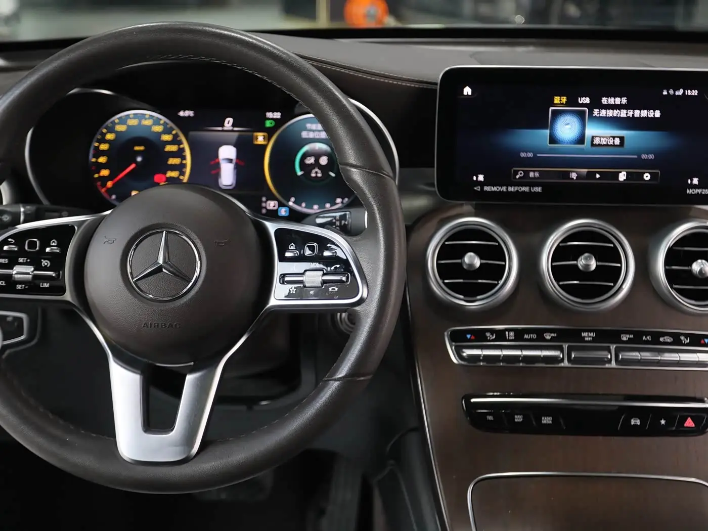 Mercedes-Benz GLC 2022 — Photo 10/17