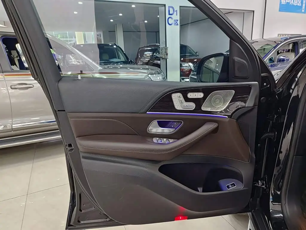 Mercedes-Benz GLS 2022 — Photo 6/11