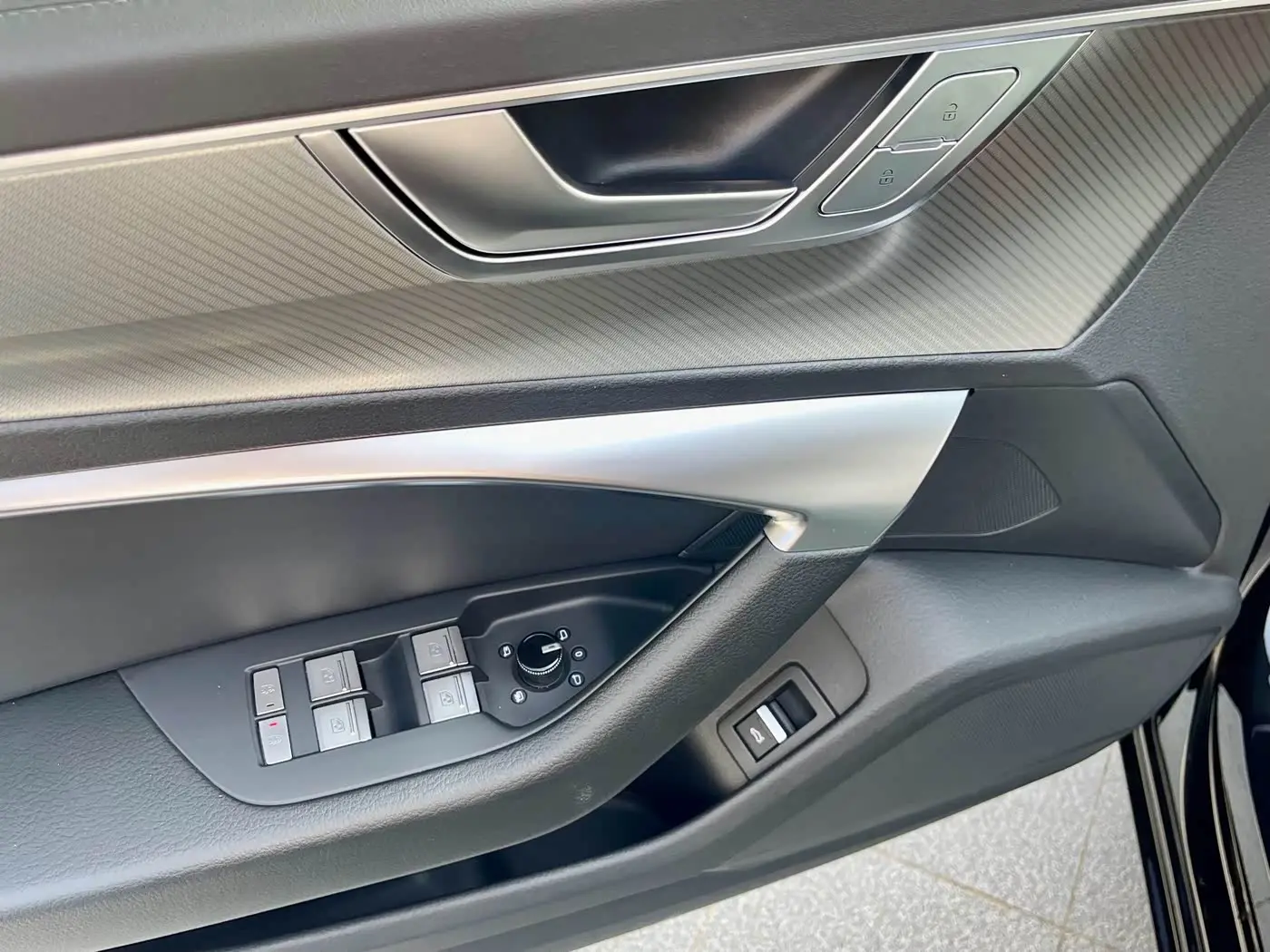 Audi A6L 2023 — Photo 7/20