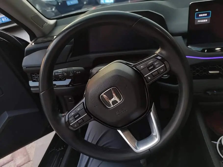 Honda Accord 2024 — Фото 15/16
