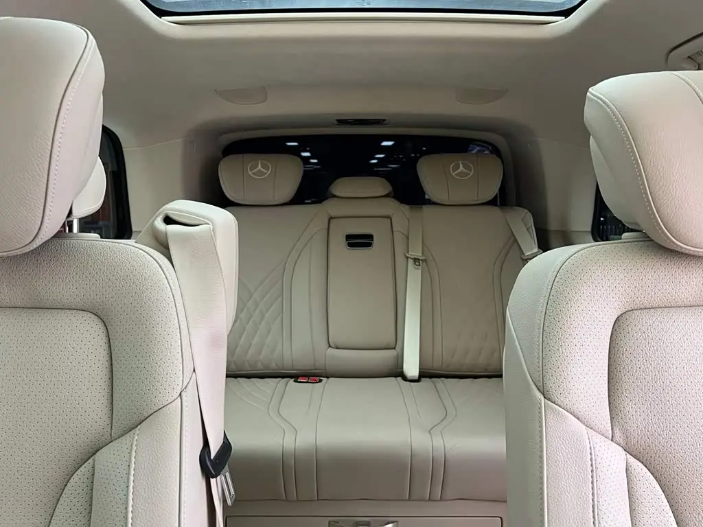 Mercedes-Benz V-Class 2023 — Фото 19/20