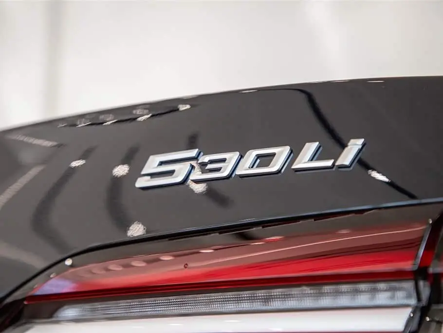 BMW 5 Series 2025 — Photo 9/20