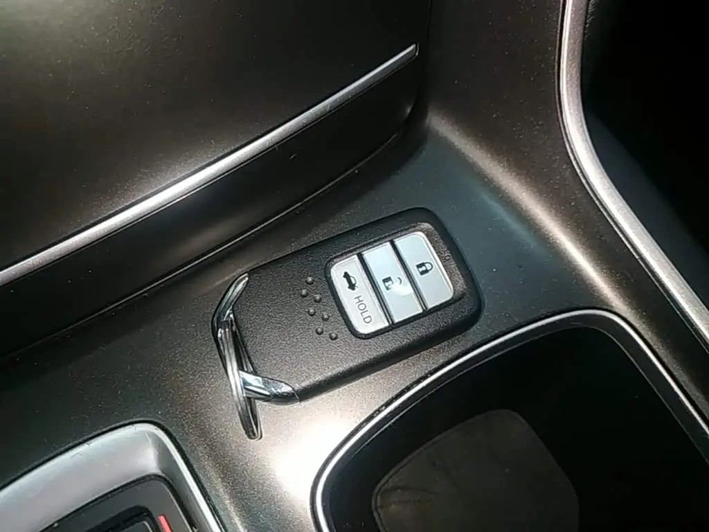 Honda Accord 2023 — Фото 17/20