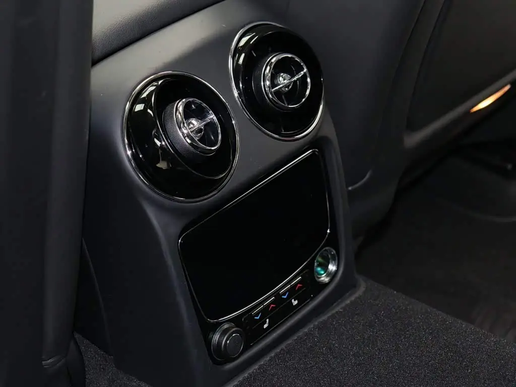 Jaguar XJ 2014 — Photo 9/20