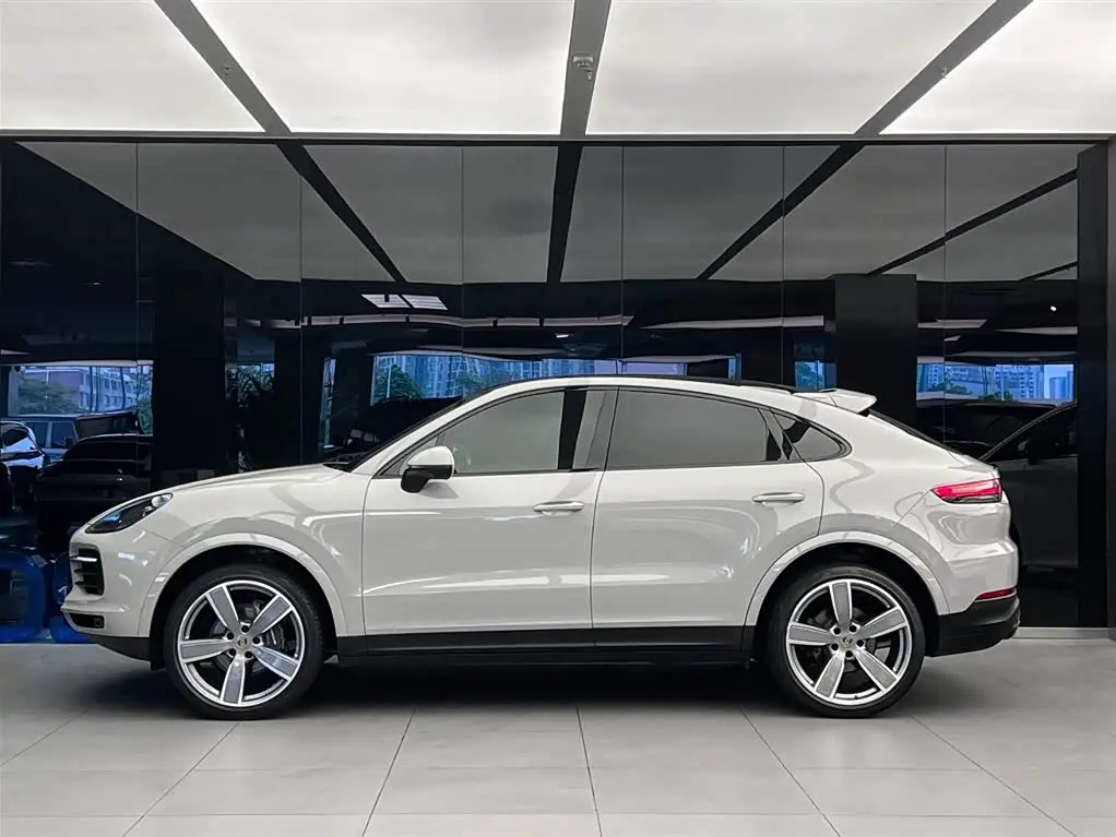 Porsche Cayenne 2022 — Photo 3/16