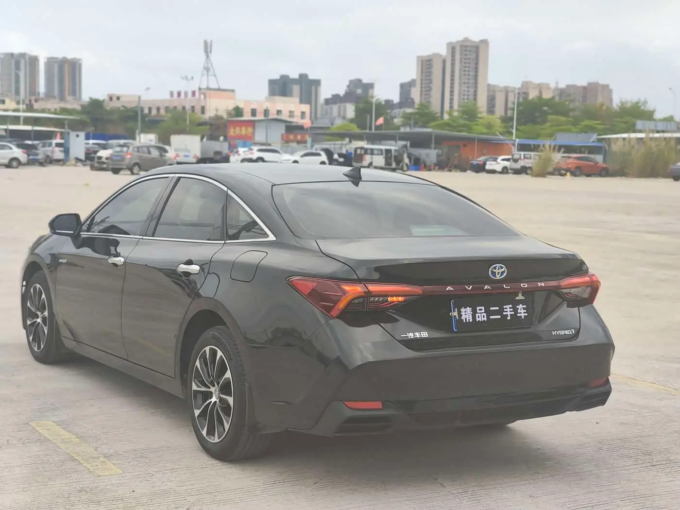 Toyota Avalon 2023 — Photo 10/20