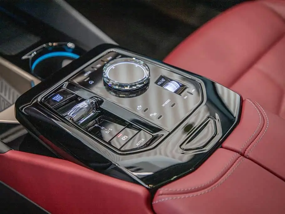 BMW 5 Series 2025 — Photo 15/20