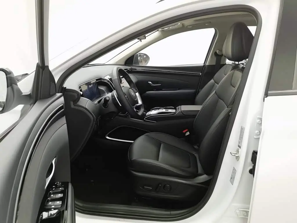 Hyundai Tucson 2023 — Фото 10/20