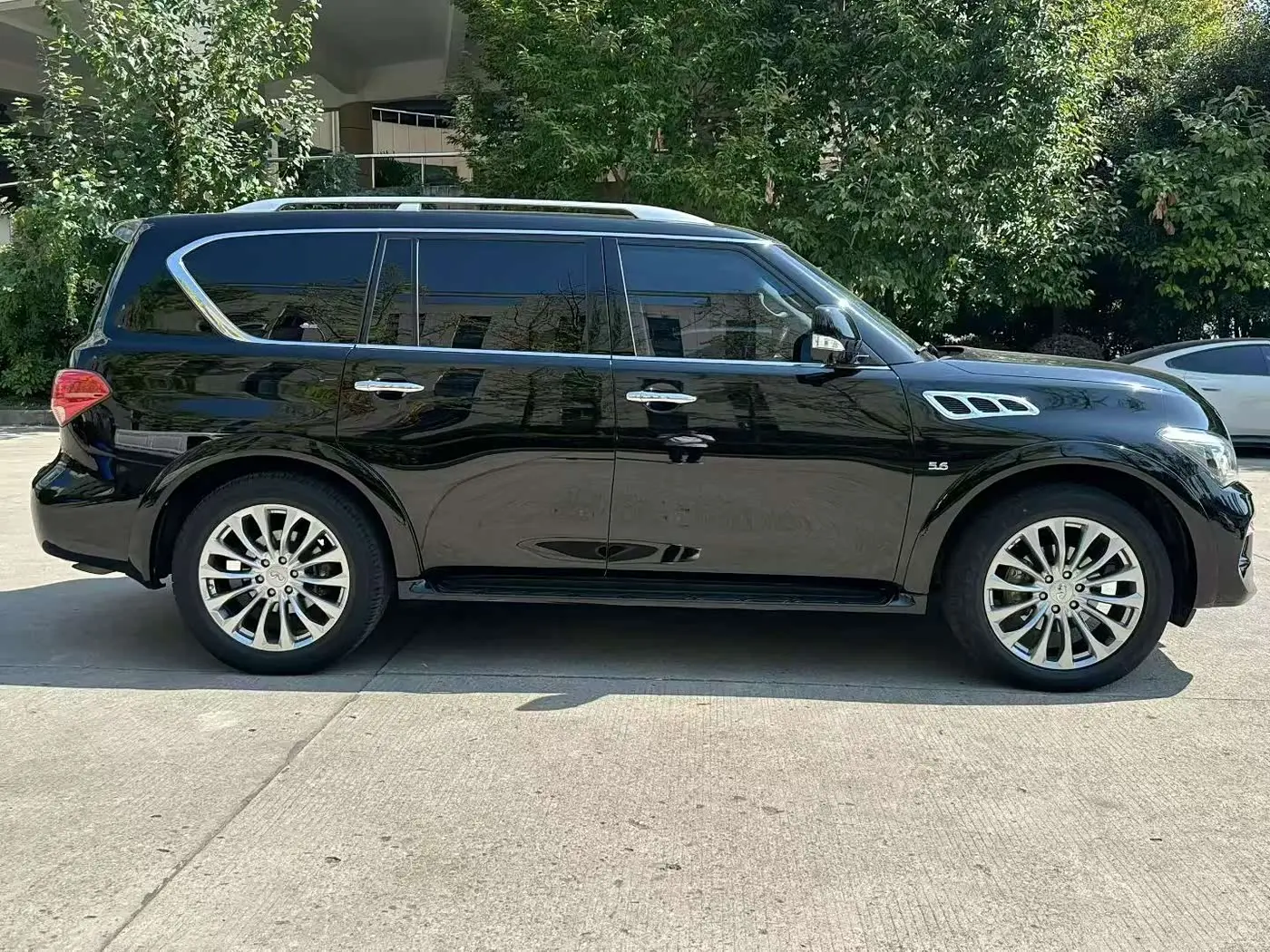 Infiniti QX80 2017 — Şəkil 9/9