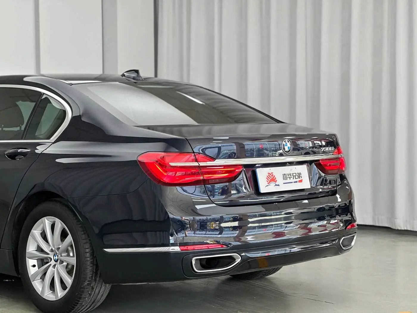 BMW 7 Series 2016 — Photo 11/20