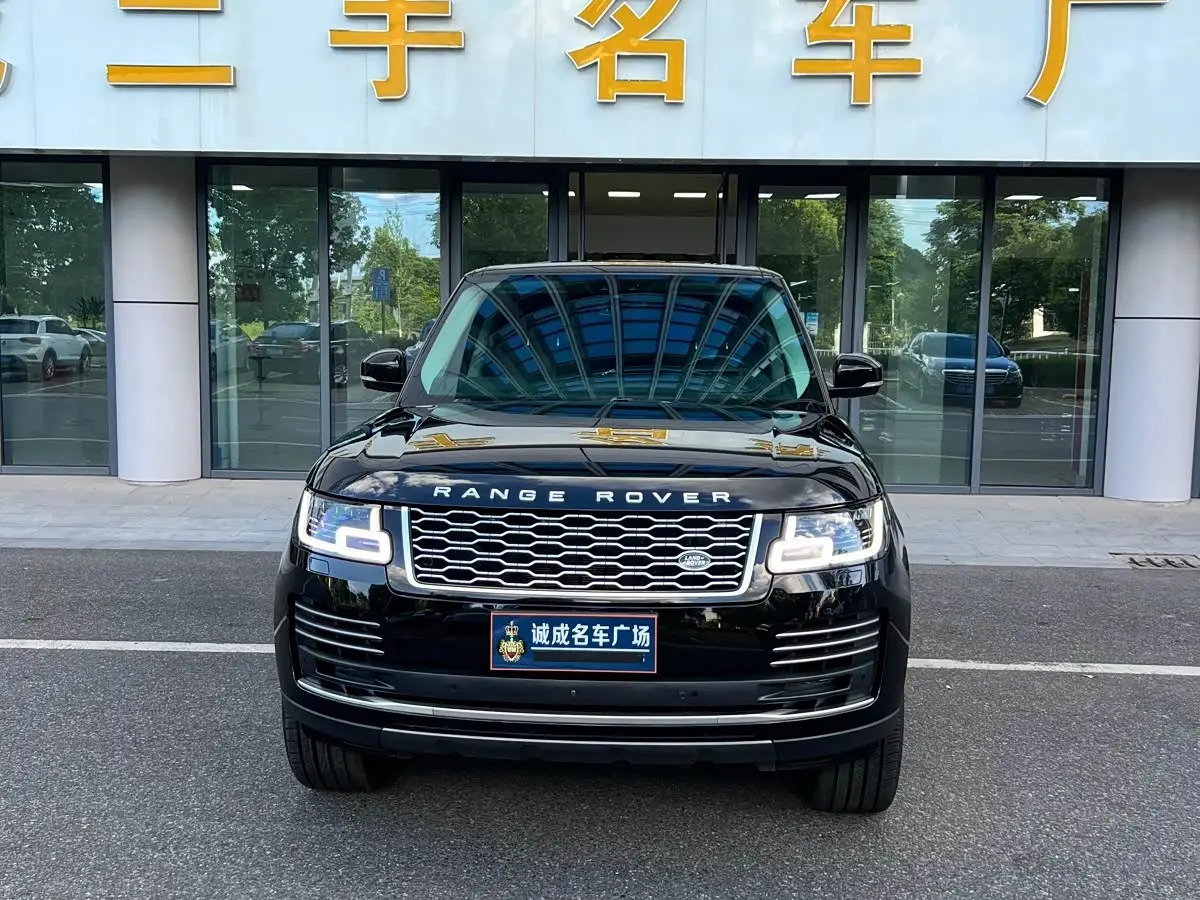 Land Rover Range Rover 2020 — Photo 1/9