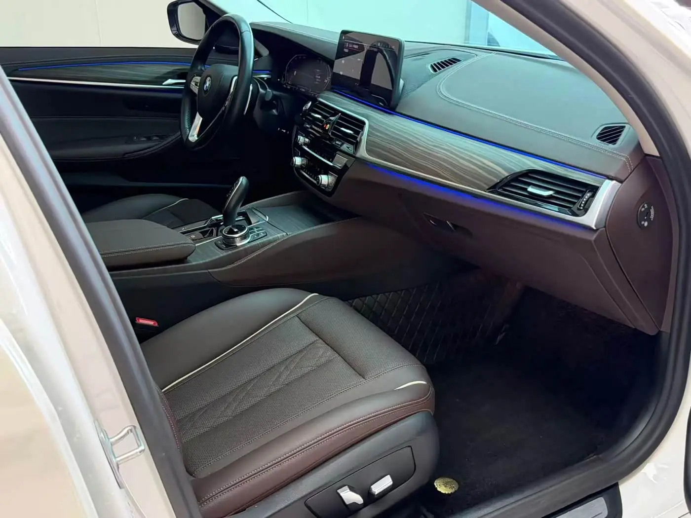 BMW 5 Series 2023 — Şəkil 20/20