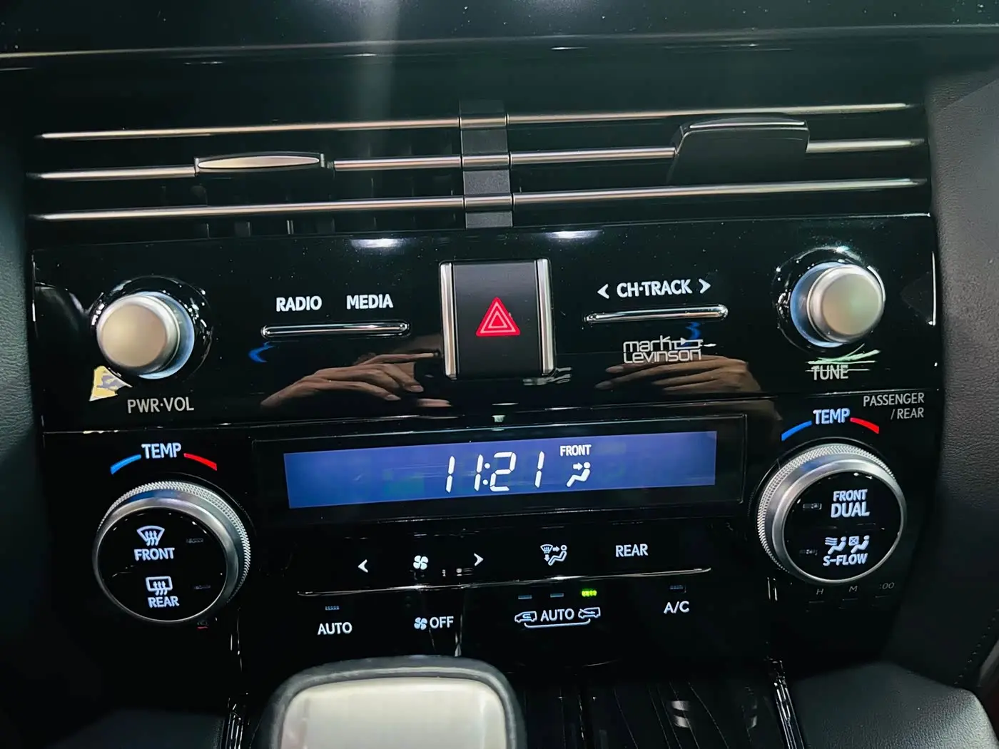 Lexus LM 2022 — Şəkil 16/20