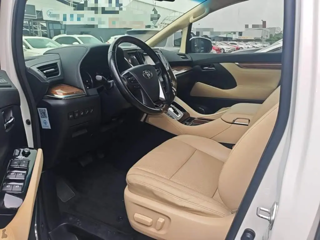 Toyota Alphard 2017 — Photo 15/20