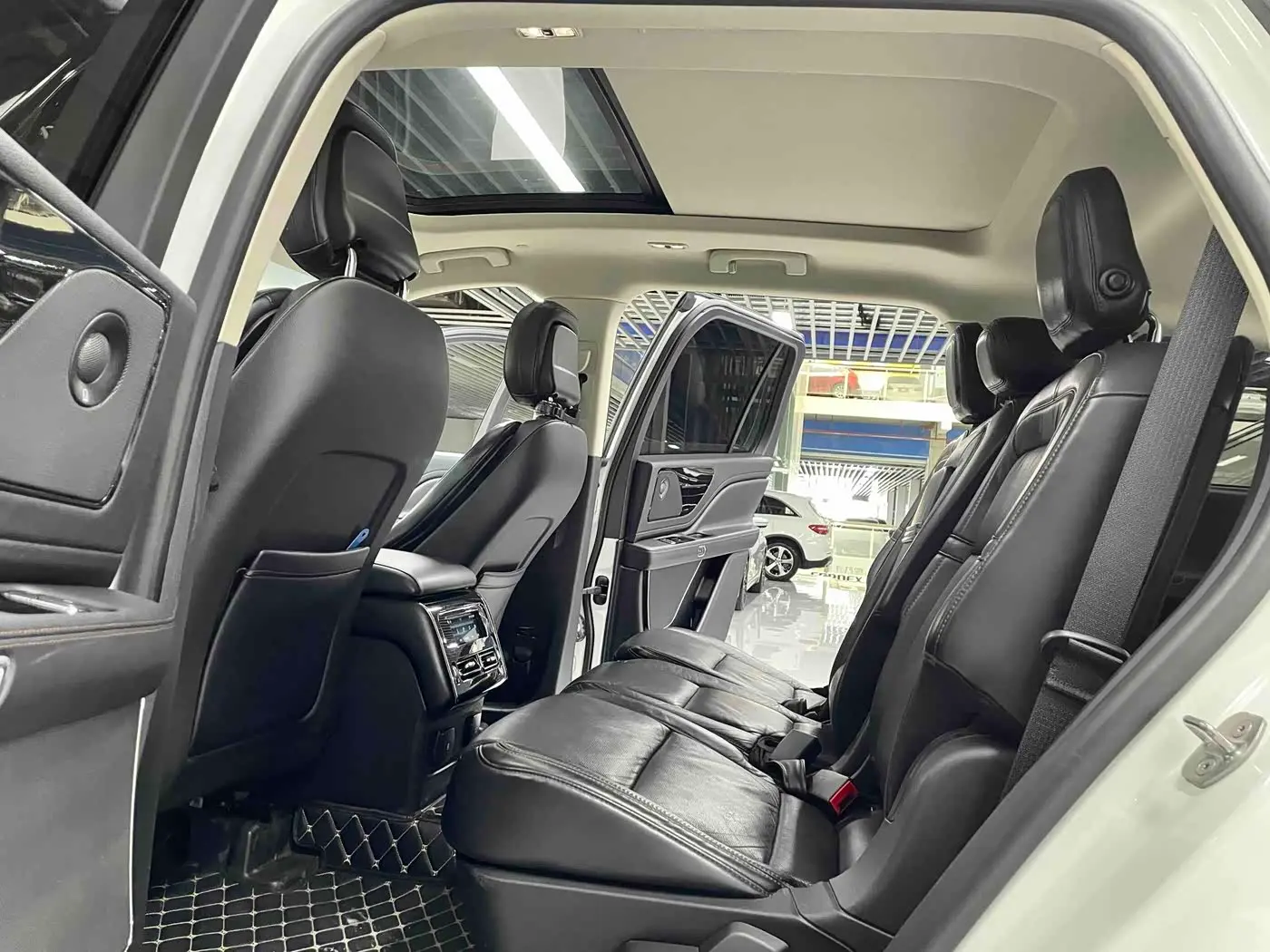 Lincoln Aviator 2020 — Photo 6/19