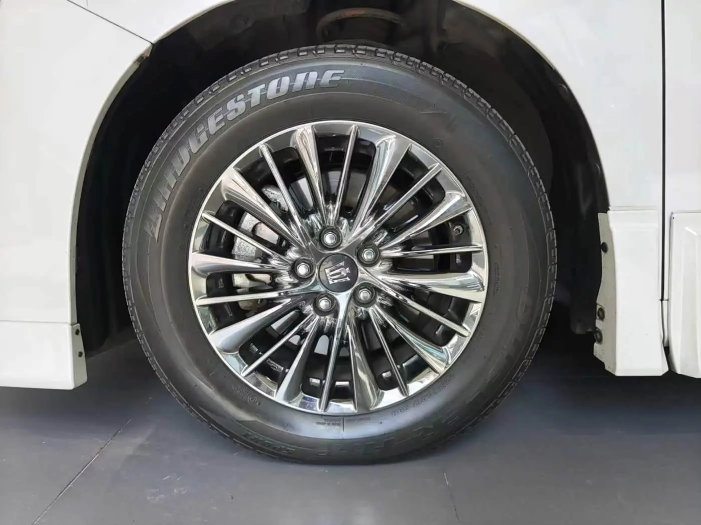 Toyota Vellfire 2021 — Photo 17/17