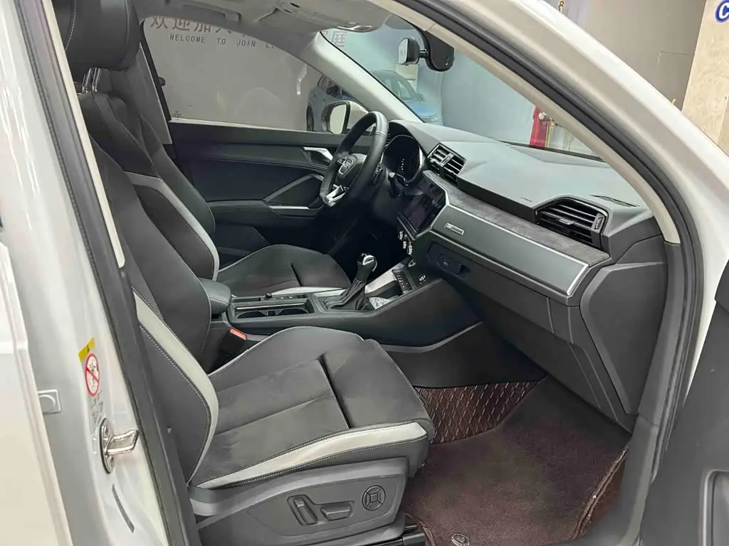 Audi Q3 2022 — Photo 18/20