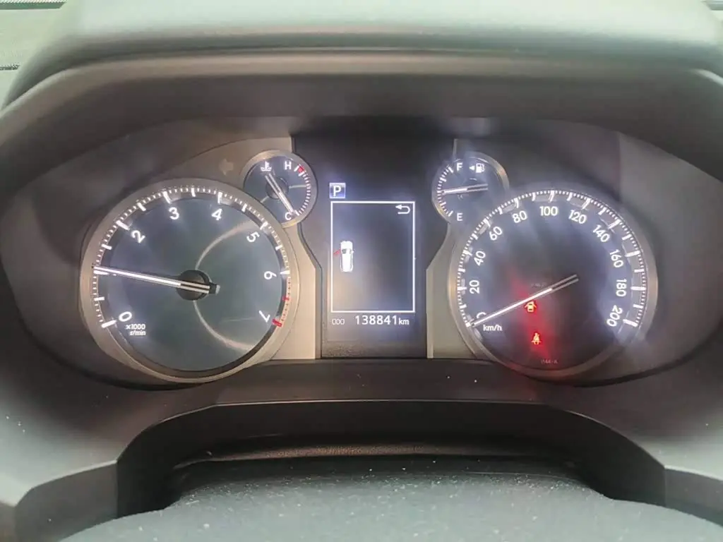 Toyota Prado 2019 — Photo 4/13