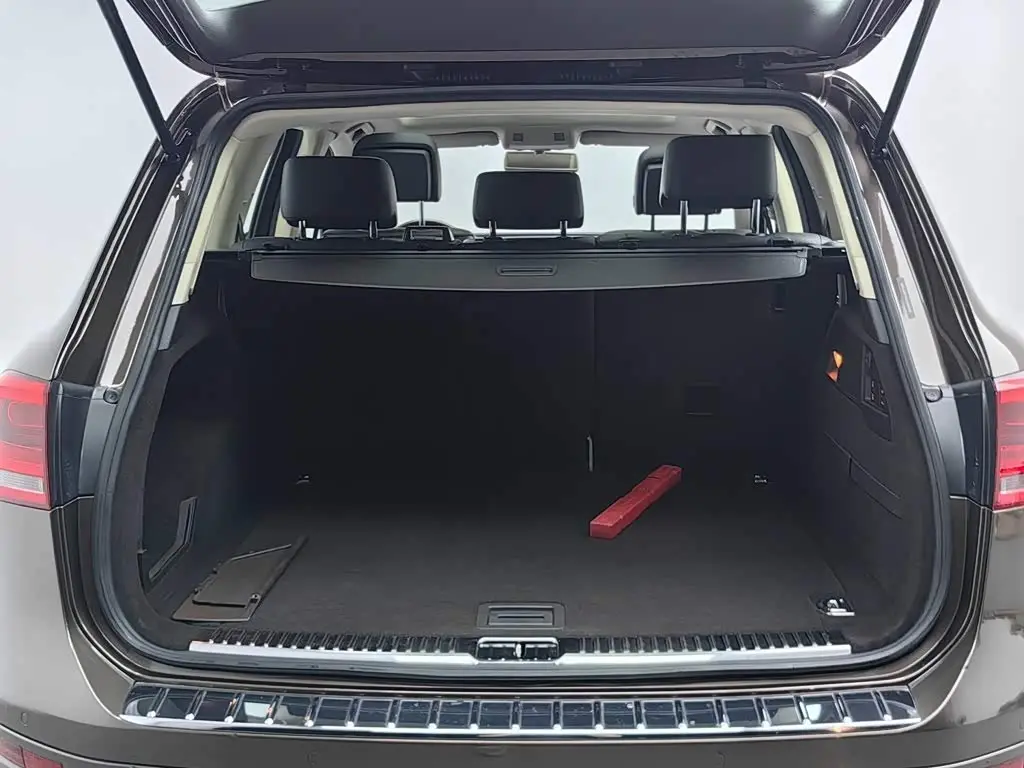 Volkswagen Touareg 2015 — Şəkil 16/20
