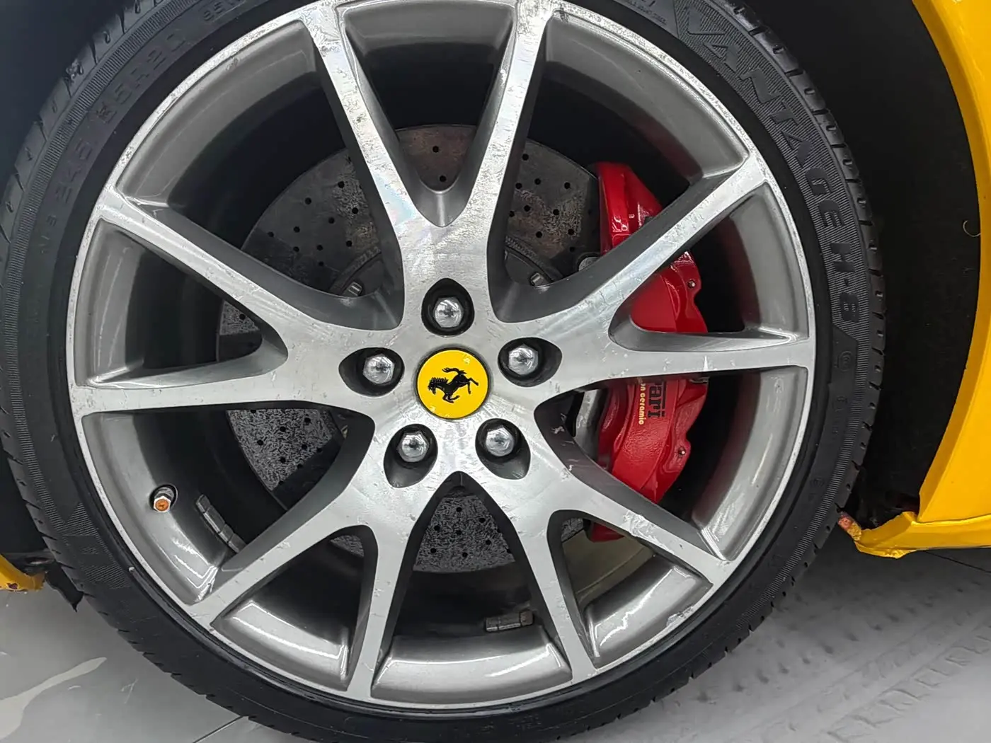 Ferrari California T 2011 — Şəkil 10/10
