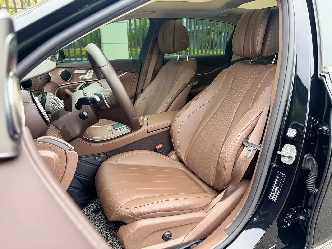 Mercedes-Benz E-Class 2023 — Фото 9/15