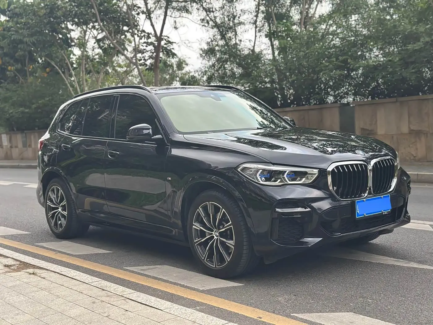 BMW X5 2022 — Фото 3/18