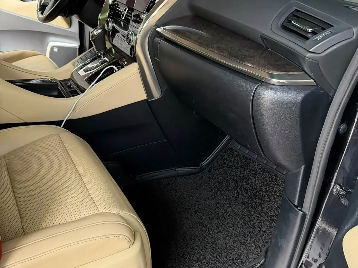 Toyota Alphard 2022 — Photo 6/9