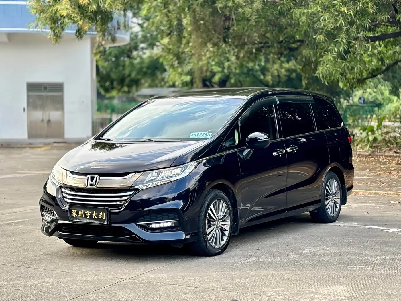 Honda Odyssey 2019 — Фото 1/20