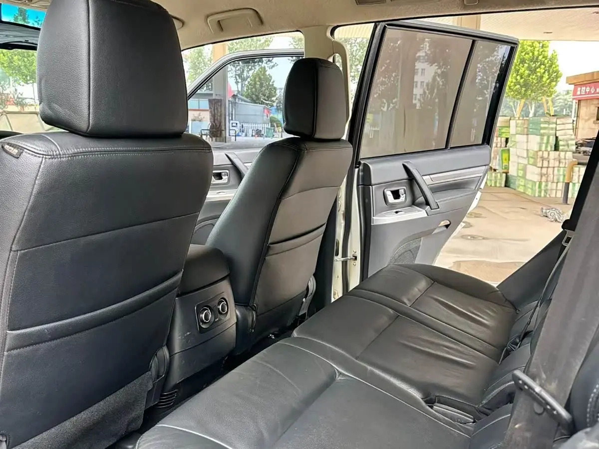 Mitsubishi Pajero 2020 — Şəkil 5/9