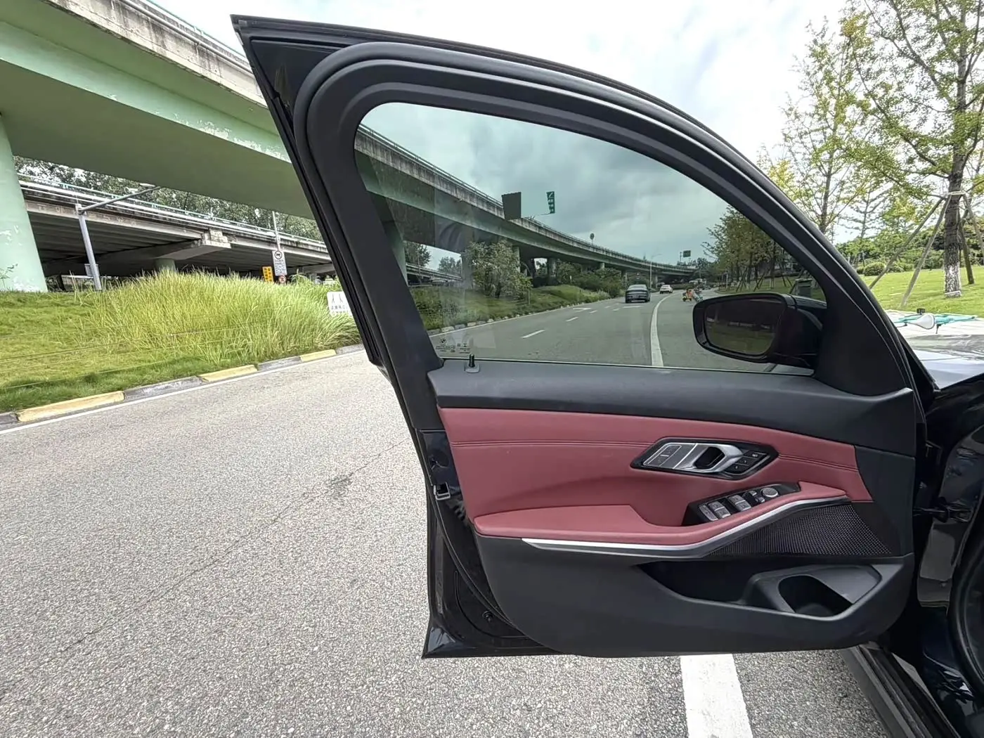 BMW 3 Series 2021 — Photo 8/11
