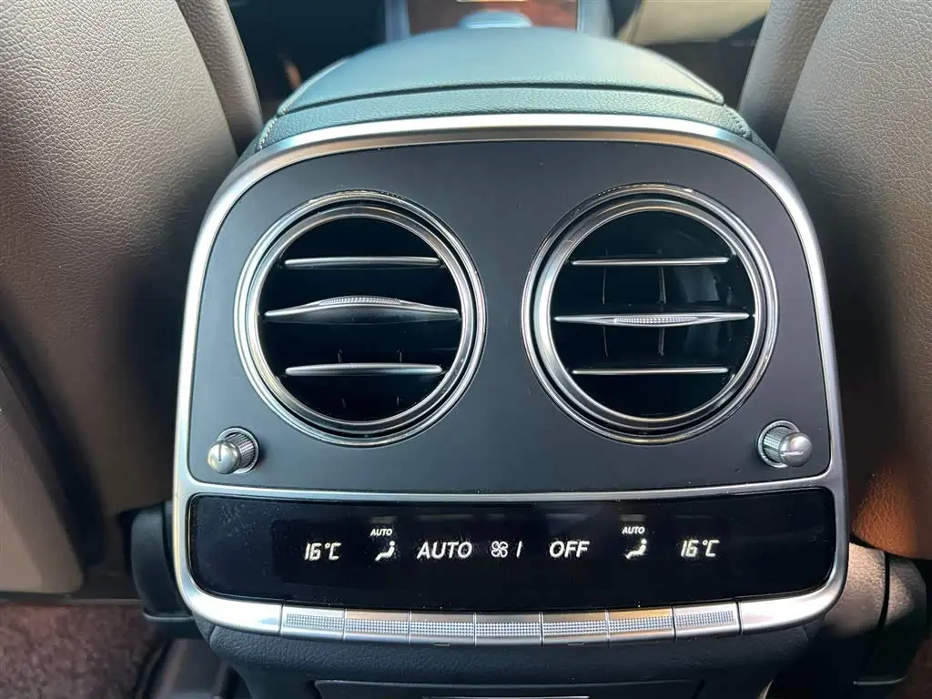 Mercedes-Benz S-Class 2019 — Photo 17/19