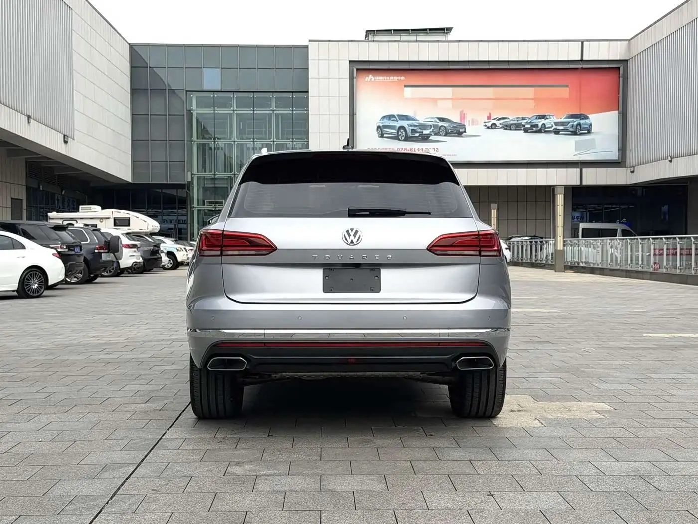 Volkswagen Touareg 2018 — Фото 9/9