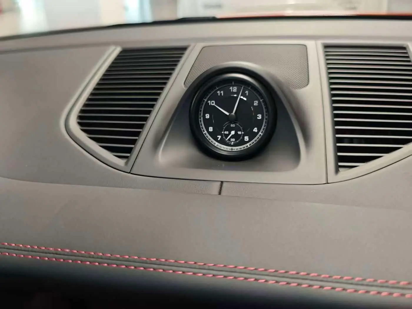 Porsche Macan 2023 — Photo 14/14
